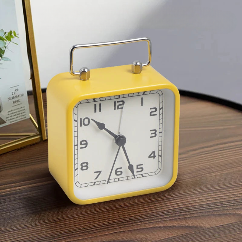 Kleiner quadratischer Wecker