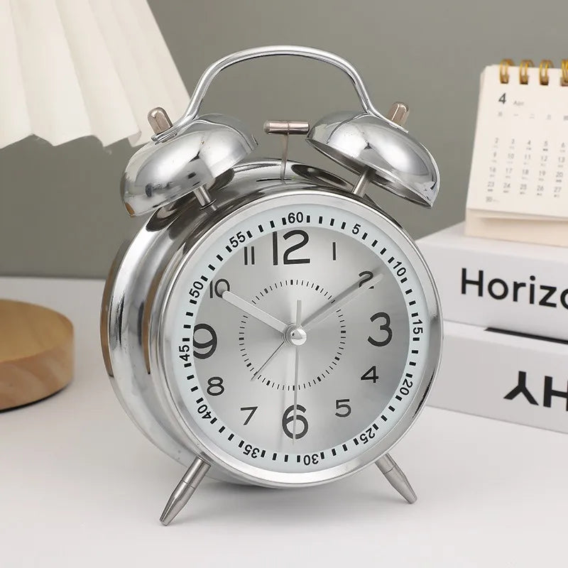 Vintage-Wecker aus Metall