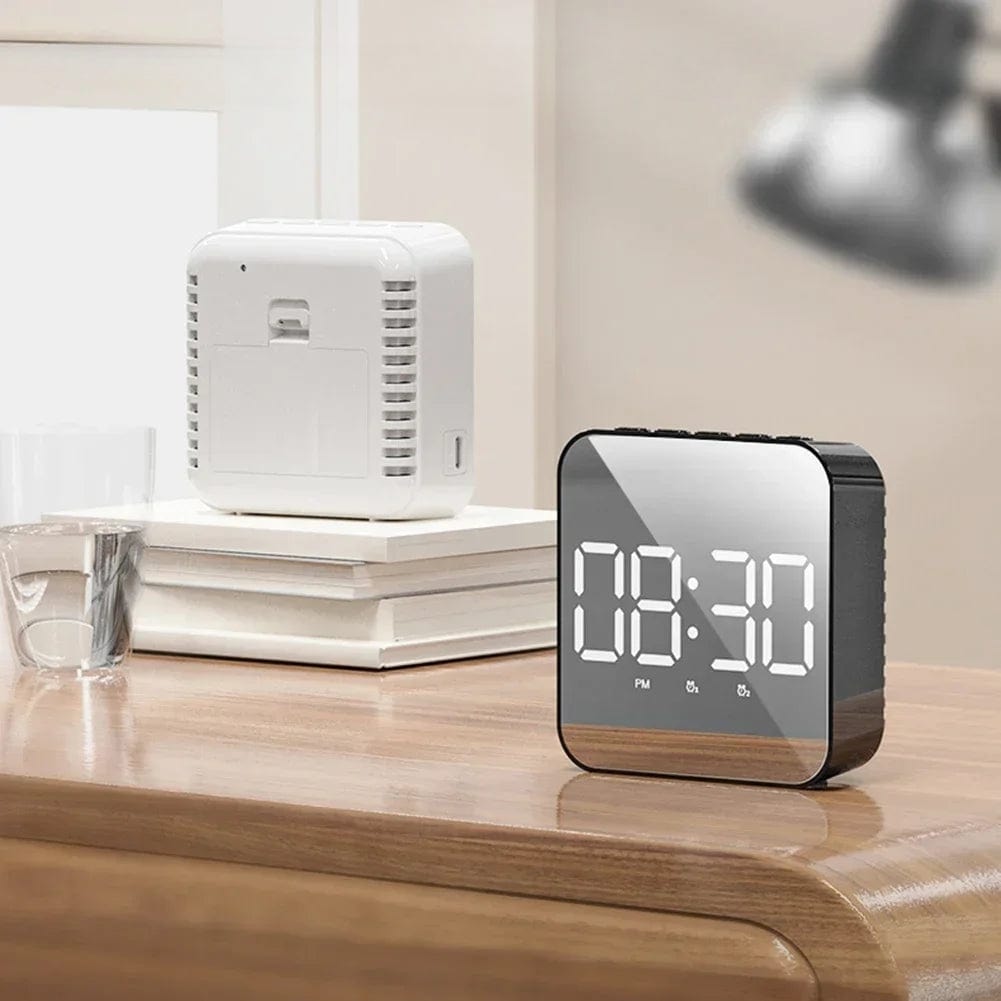 Digitaler Wecker mit Batterie
