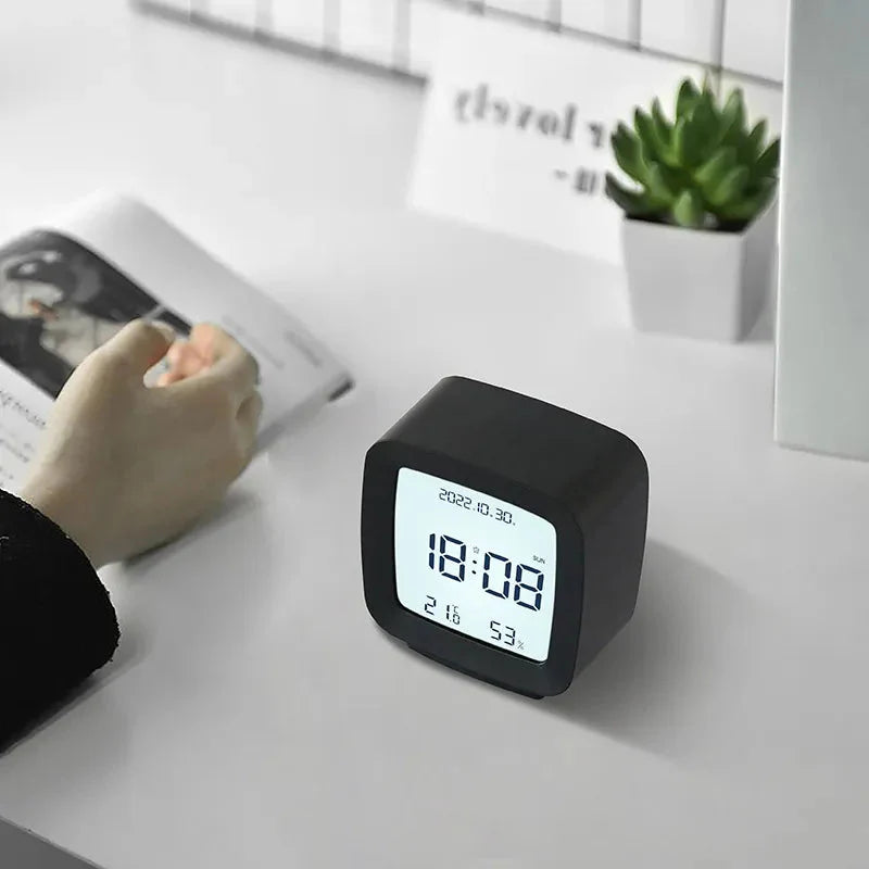 Wecker mit Batterie und Nachtlicht