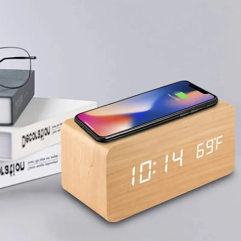 Wecker Holz Induktionsladegerät