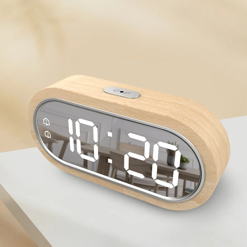 Wecker aus Holz mit LED-Anzeige
