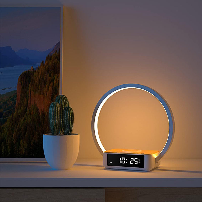 Wecker mit kabelloser Ladefunktion im Design