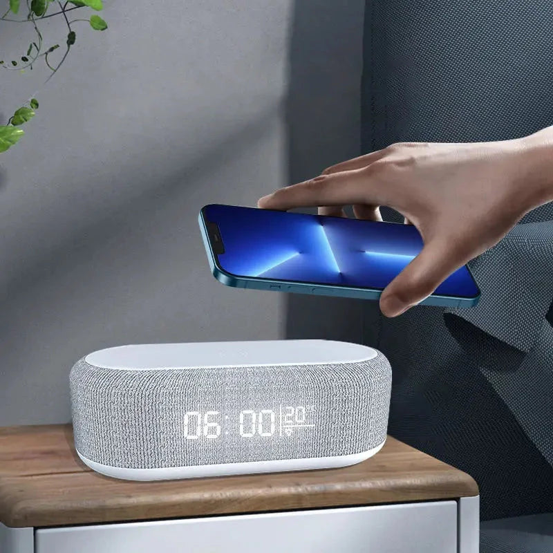 Smarter Wecker mit Induktionsladegerät