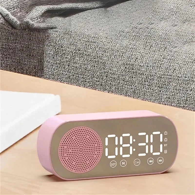 Digitalwecker mit Radio