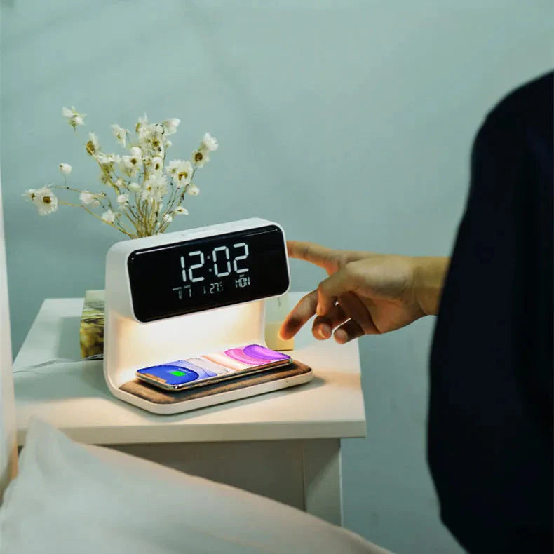 Digitaler Wecker mit kabellosem Ladegerät