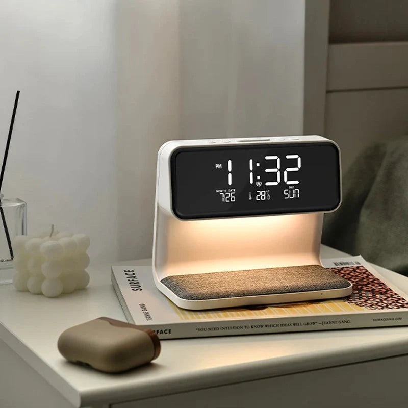 Digitaler Wecker mit kabellosem Ladegerät