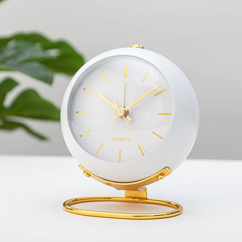 Vintage Wecker weiß